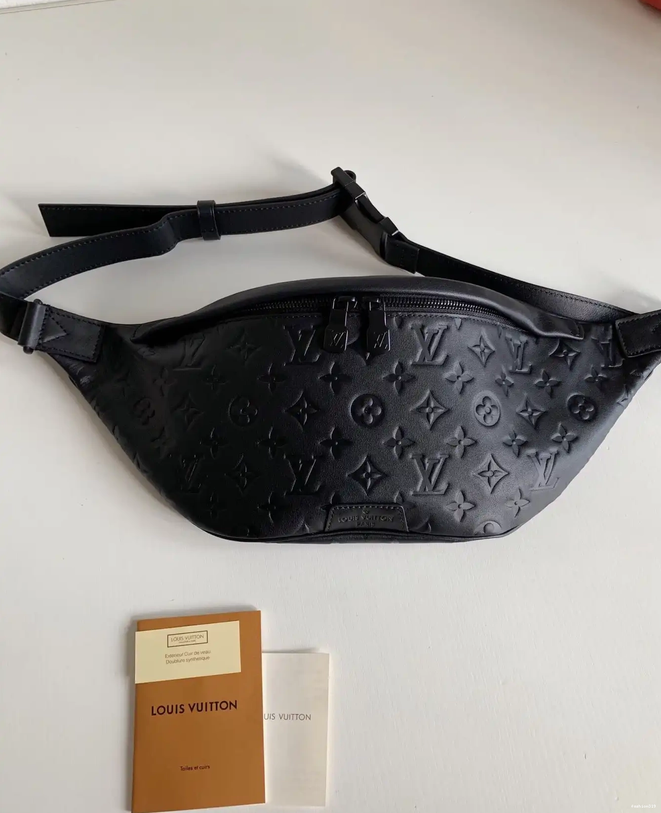 DISCOVERY BUMBAG LOUIS VUITTON 0402